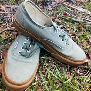 Vans Authentic Duck Green/Gum canvas sneakers unisex (W7.5, M6)